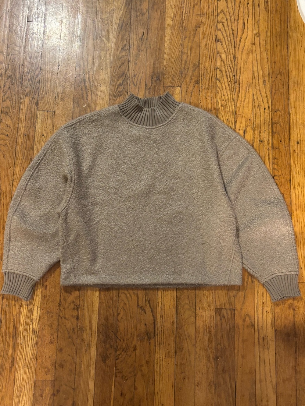 Abercrombie & Fitch Boxy Sand Sweater Size Small